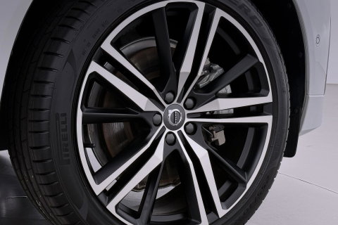 Volvo XC60 T8 Plus Dark | ACC | Harman/Kardon | Panoramadak | Head-Up | Memory | Stoelventilatie