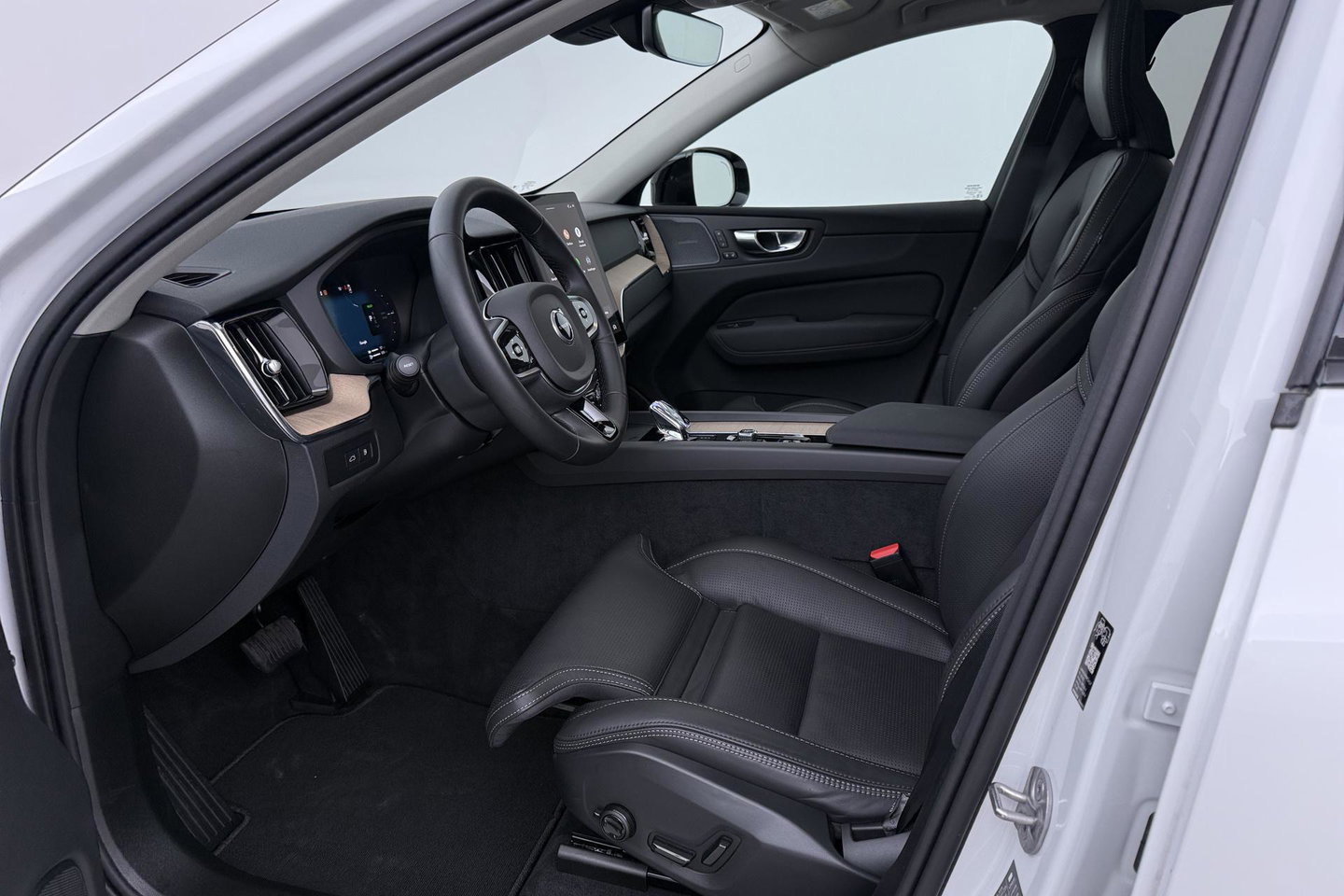 Volvo XC60 T8 Plus Dark | ACC | Harman/Kardon | Panoramadak | Head-Up | Memory | Stoelventilatie