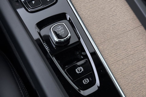 Volvo XC60 T8 Plus Dark | ACC | Harman/Kardon | Panoramadak | Head-Up | Memory | Stoelventilatie