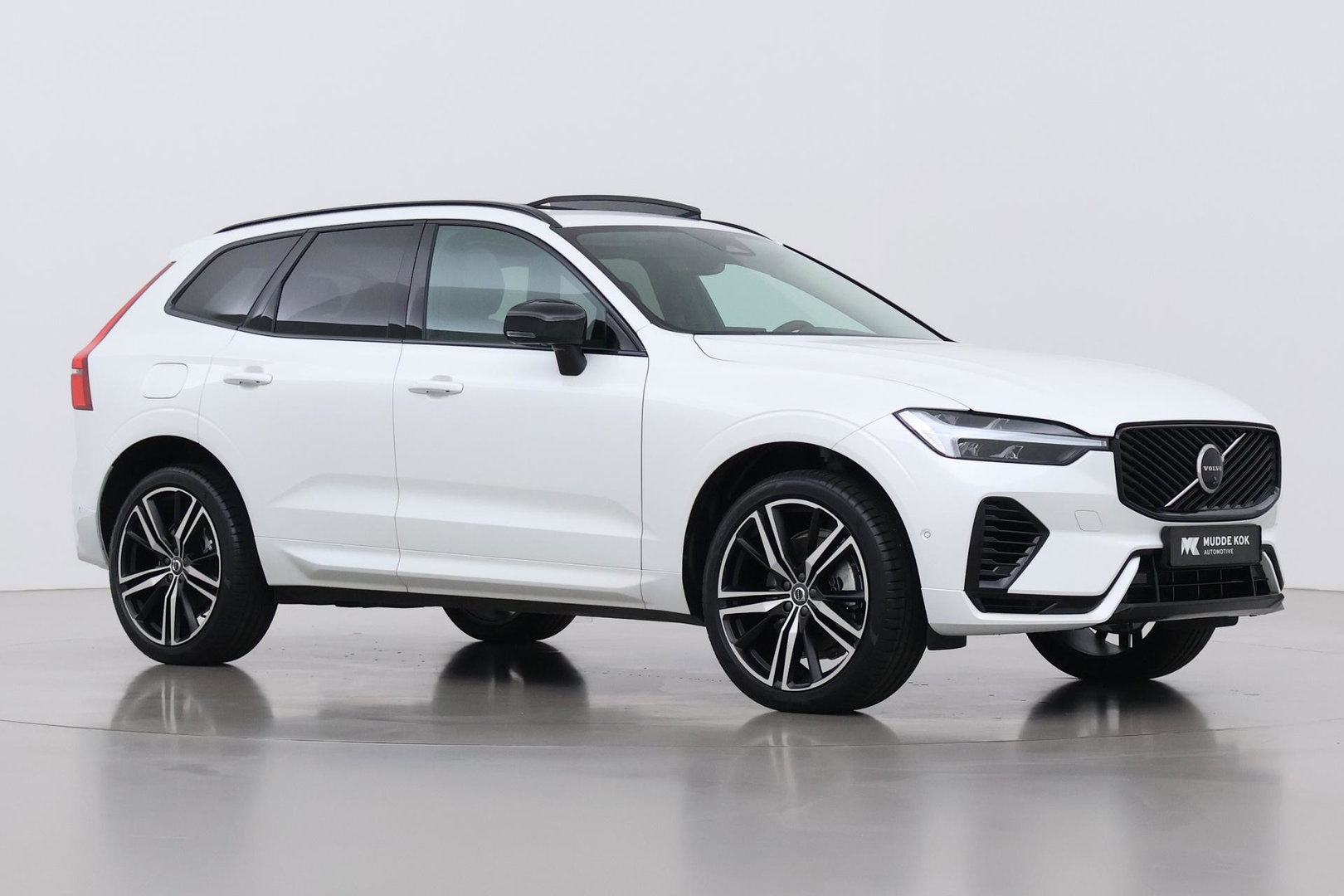 Volvo XC60 T8 Plus Dark | ACC | Harman/Kardon | Panoramadak | Head-Up | Memory | Stoelventilatie