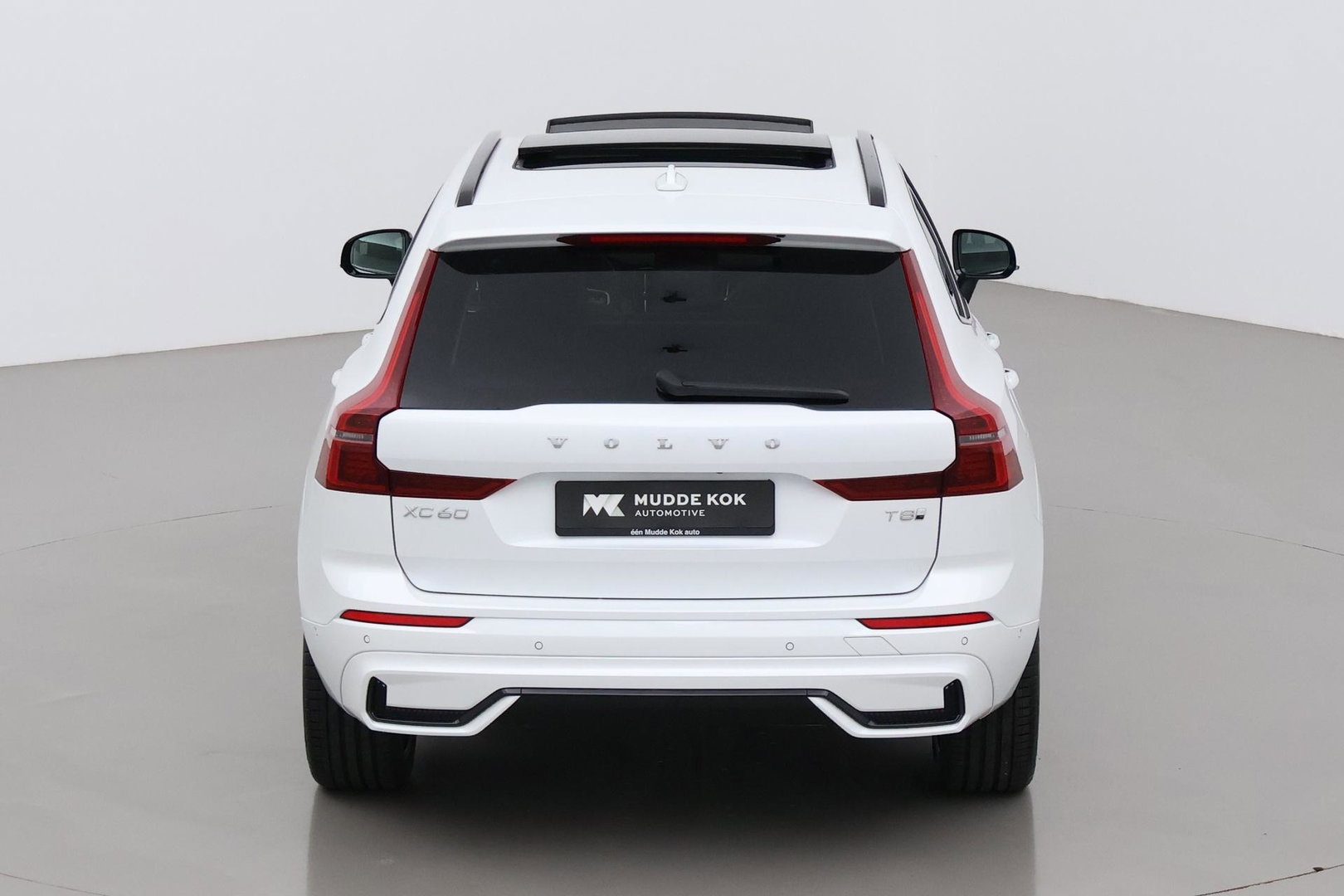 Volvo XC60 T8 Plus Dark | ACC | Harman/Kardon | Panoramadak | Head-Up | Memory | Stoelventilatie