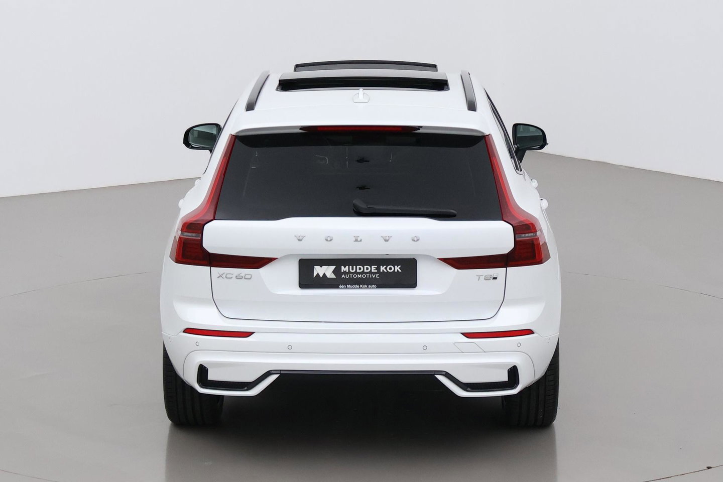 Volvo XC60 T8 Plus Dark | ACC | Harman/Kardon | Panoramadak | Head-Up | Memory | Stoelventilatie