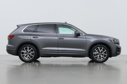 Volkswagen Touareg 3.0 TSi eHybrid 4MOTION Elegance | Luchtvering | Trekhaak | Panoramadak | Head-Up | 360 Camera | Ventilatie | Stoel+Stuurverwarming