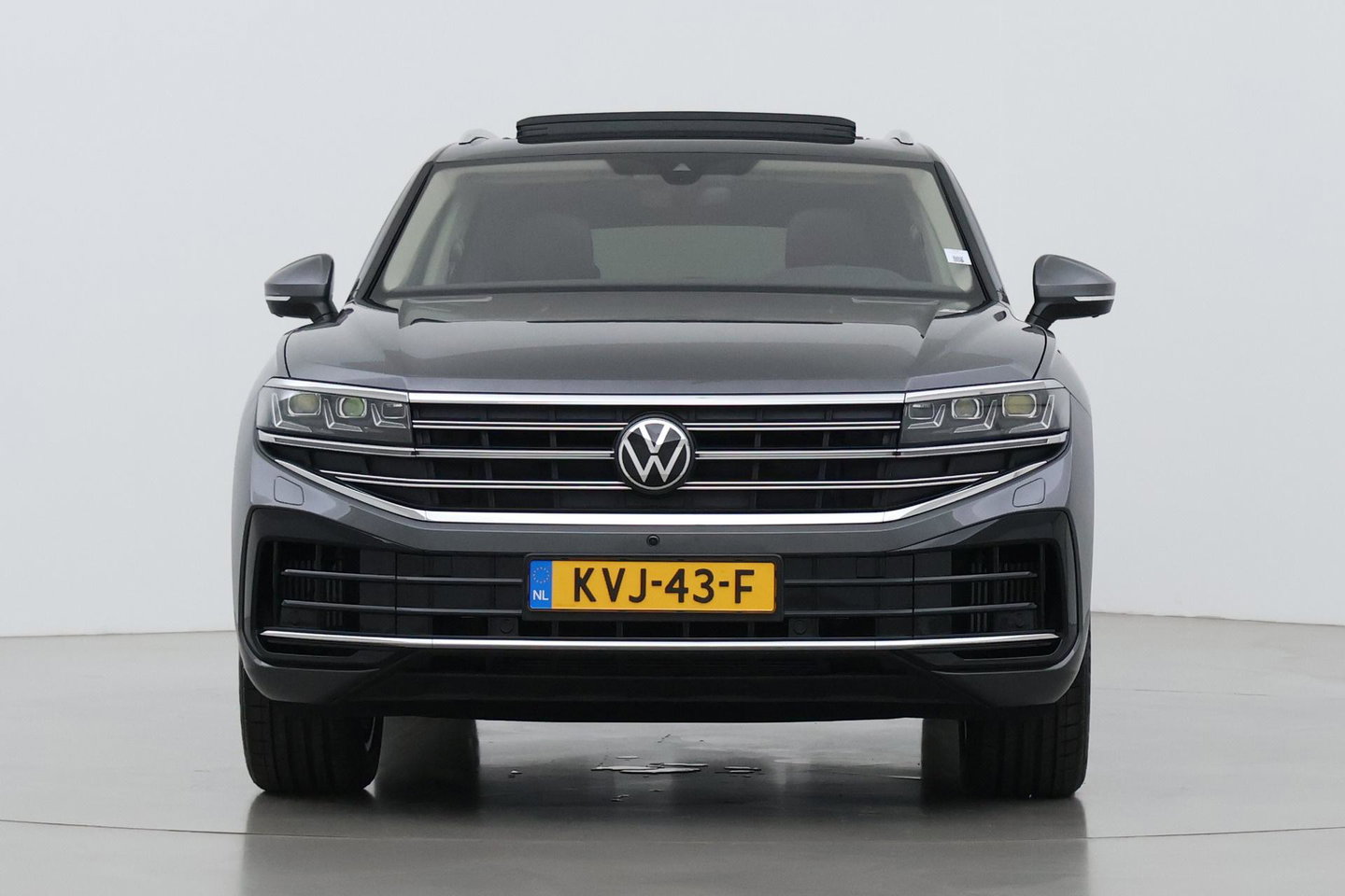 Volkswagen Touareg 3.0 TSi eHybrid 4MOTION Elegance | Luchtvering | Trekhaak | Panoramadak | Head-Up | 360 Camera | Ventilatie | Stoel+Stuurverwarming