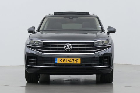 Volkswagen Touareg 3.0 TSi eHybrid 4MOTION Elegance | Luchtvering | Trekhaak | Panoramadak | Head-Up | 360 Camera | Ventilatie | Stoel+Stuurverwarming