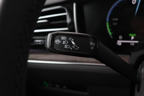 Volkswagen Touareg 3.0 TSi eHybrid 4MOTION Elegance | Luchtvering | Trekhaak | Panoramadak | Head-Up | 360 Camera | Ventilatie | Stoel+Stuurverwarming