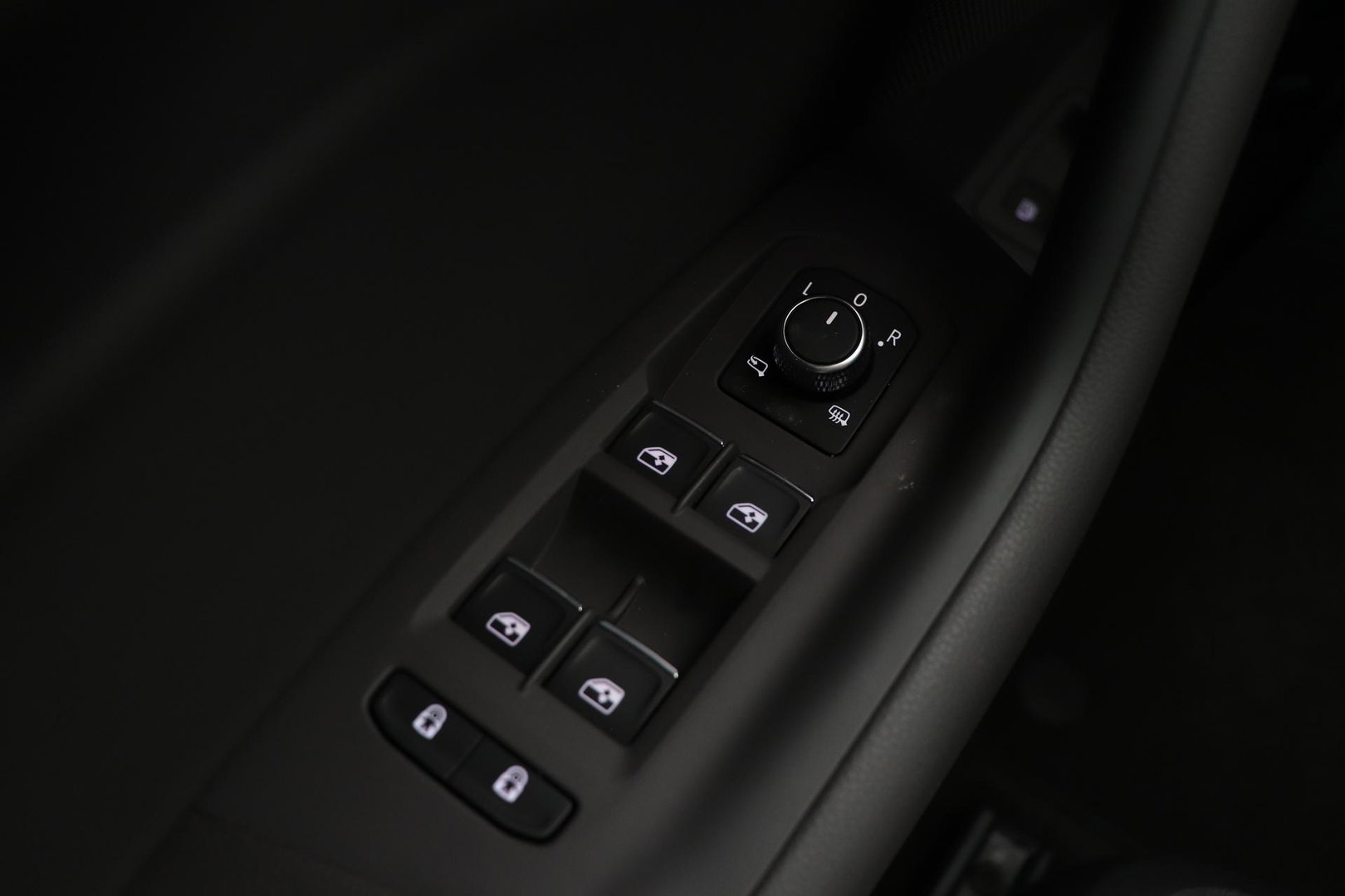 Volkswagen Touareg 3.0 TSi eHybrid 4MOTION Elegance | Luchtvering | Trekhaak | Panoramadak | Head-Up | 360 Camera | Ventilatie | Stoel+Stuurverwarming