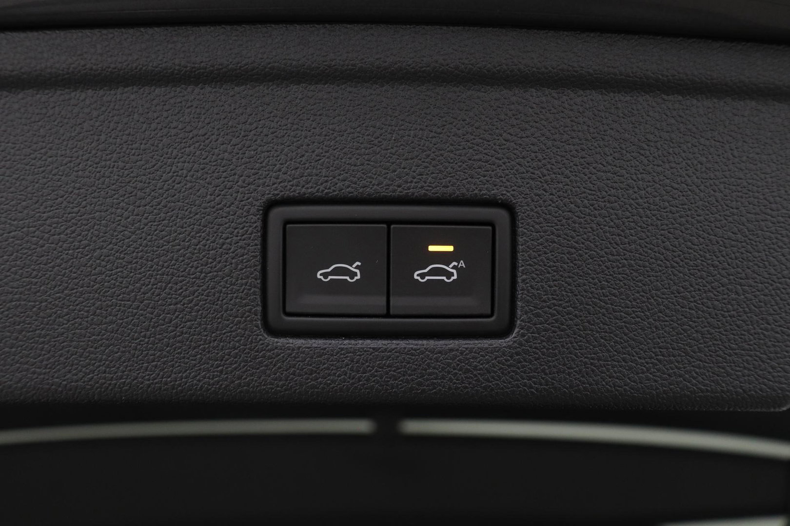 Volkswagen Touareg 3.0 TSi eHybrid 4MOTION Elegance | Luchtvering | Trekhaak | Panoramadak | Head-Up | 360 Camera | Ventilatie | Stoel+Stuurverwarming
