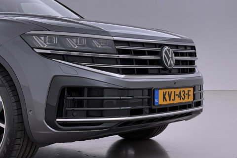 Volkswagen Touareg 3.0 TSi eHybrid 4MOTION Elegance | Luchtvering | Trekhaak | Panoramadak | Head-Up | 360 Camera | Ventilatie | Stoel+Stuurverwarming