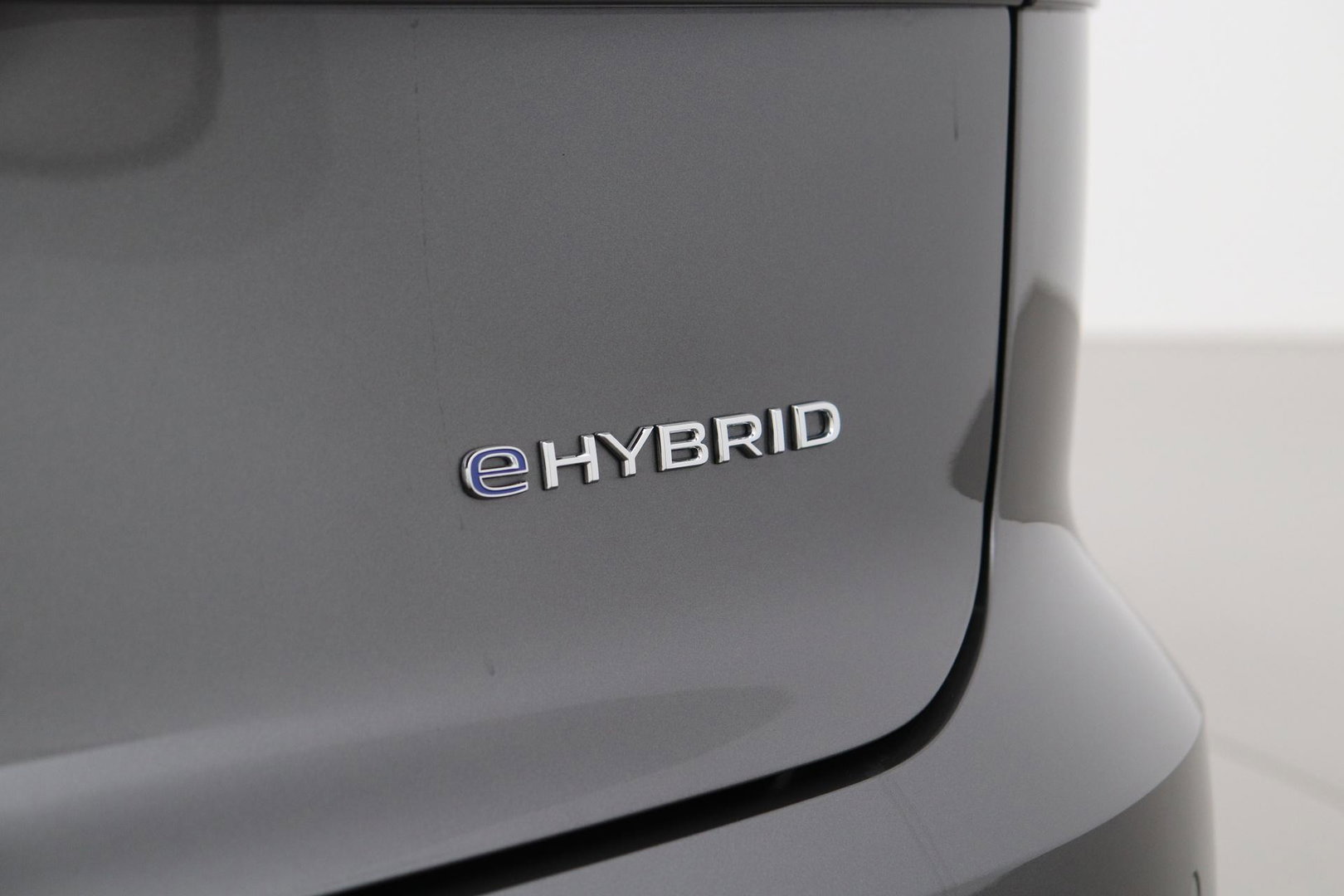 Volkswagen Touareg 3.0 TSi eHybrid 4MOTION Elegance | Luchtvering | Trekhaak | Panoramadak | Head-Up | 360 Camera | Ventilatie | Stoel+Stuurverwarming