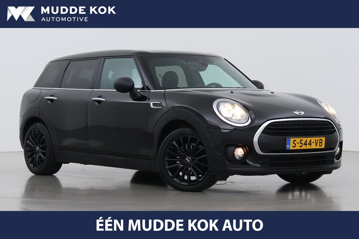 MINI Clubman 1.5 One D Chili Serious Business | Panoramadak | Automaat | Navigatie | Cruise Control | Airco | PDC | MINI Connected