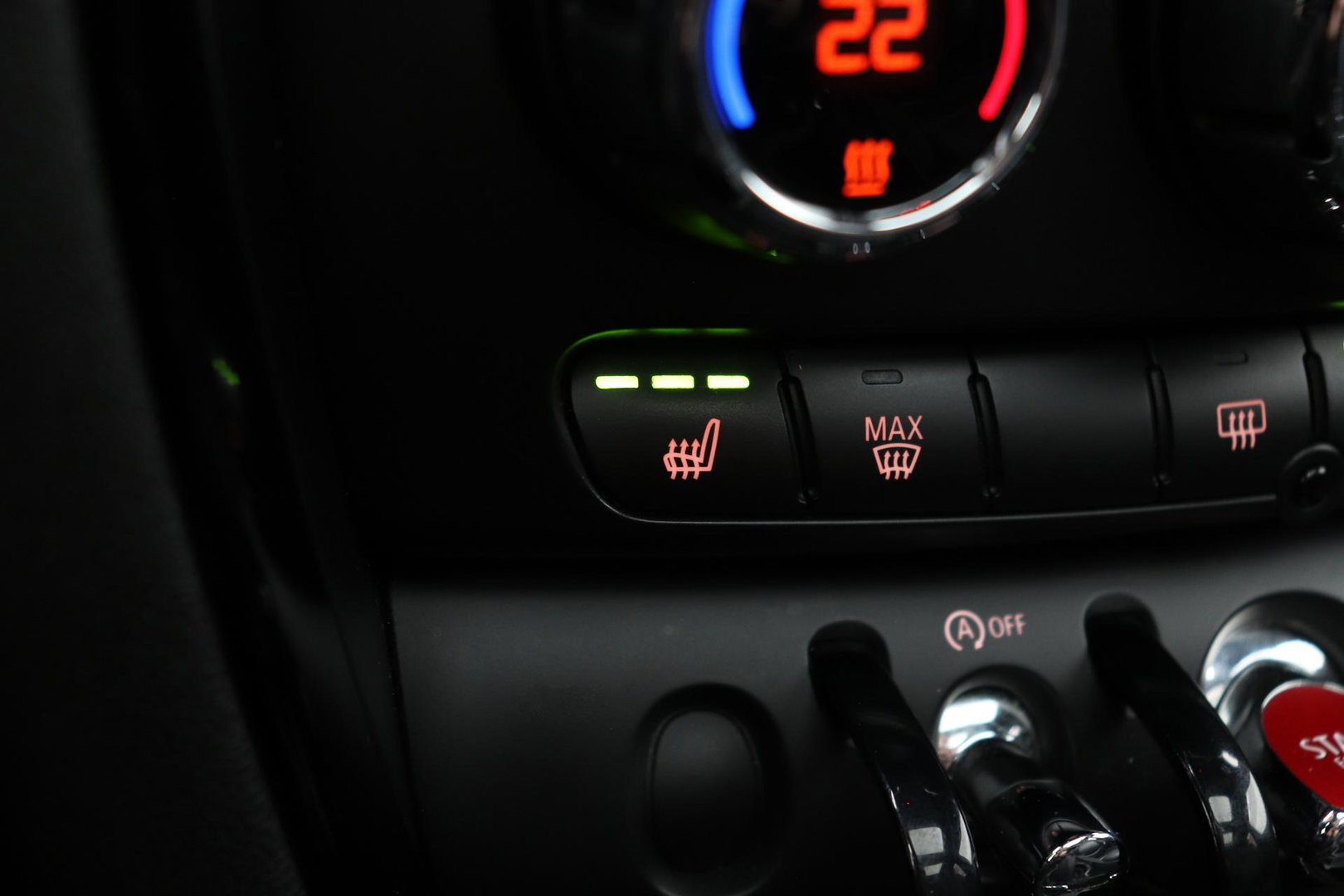 MINI Clubman 1.5 One D Chili Serious Business | Panoramadak | Automaat | Navigatie | Cruise Control | Airco | PDC | MINI Connected