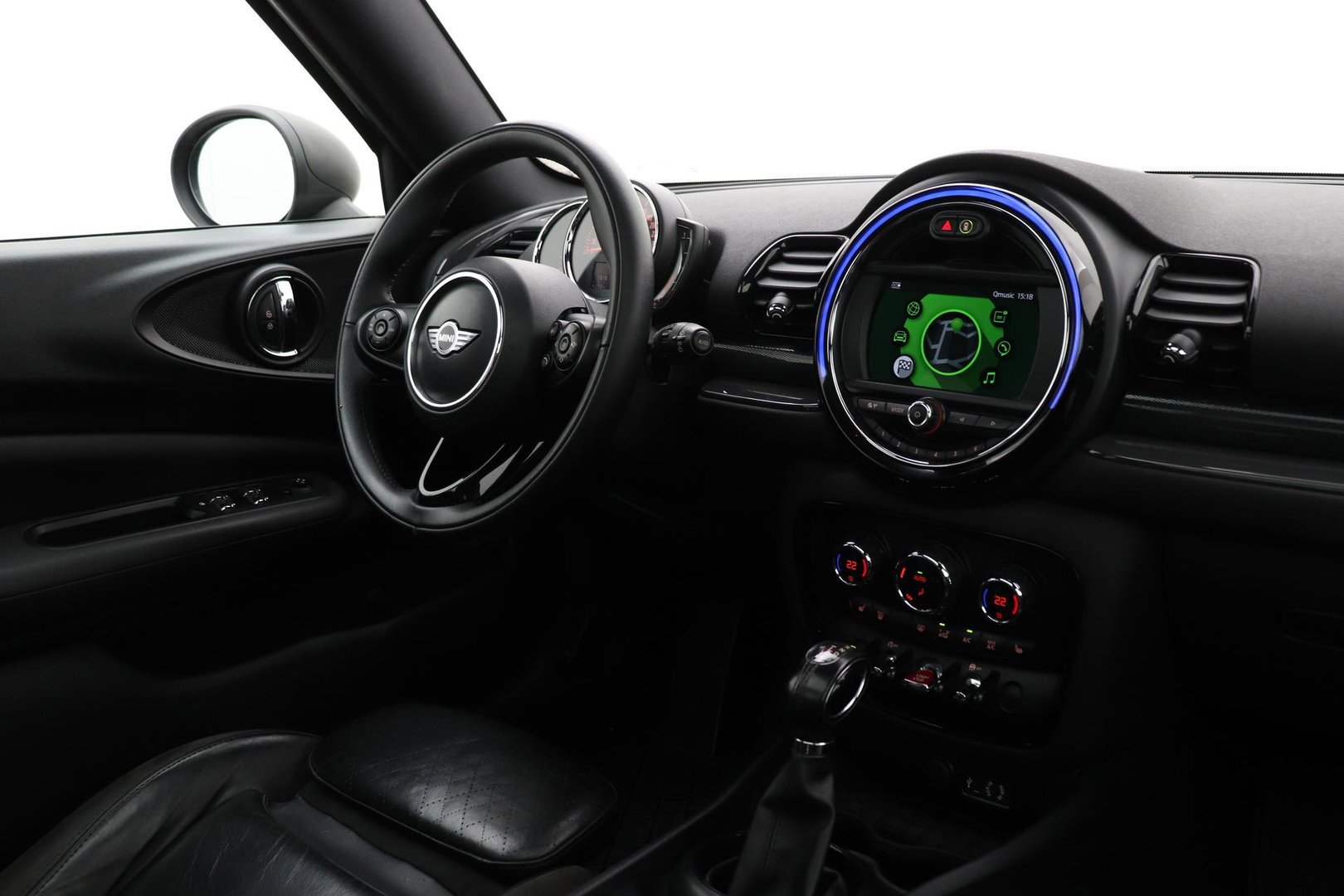 MINI Clubman 1.5 One D Chili Serious Business | Panoramadak | Automaat | Navigatie | Cruise Control | Airco | PDC | MINI Connected
