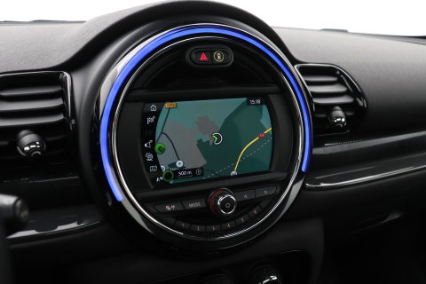 MINI Clubman 1.5 One D Chili Serious Business | Panoramadak | Automaat | Navigatie | Cruise Control | Airco | PDC | MINI Connected