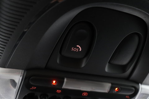 MINI Clubman 1.5 One D Chili Serious Business | Panoramadak | Automaat | Navigatie | Cruise Control | Airco | PDC | MINI Connected