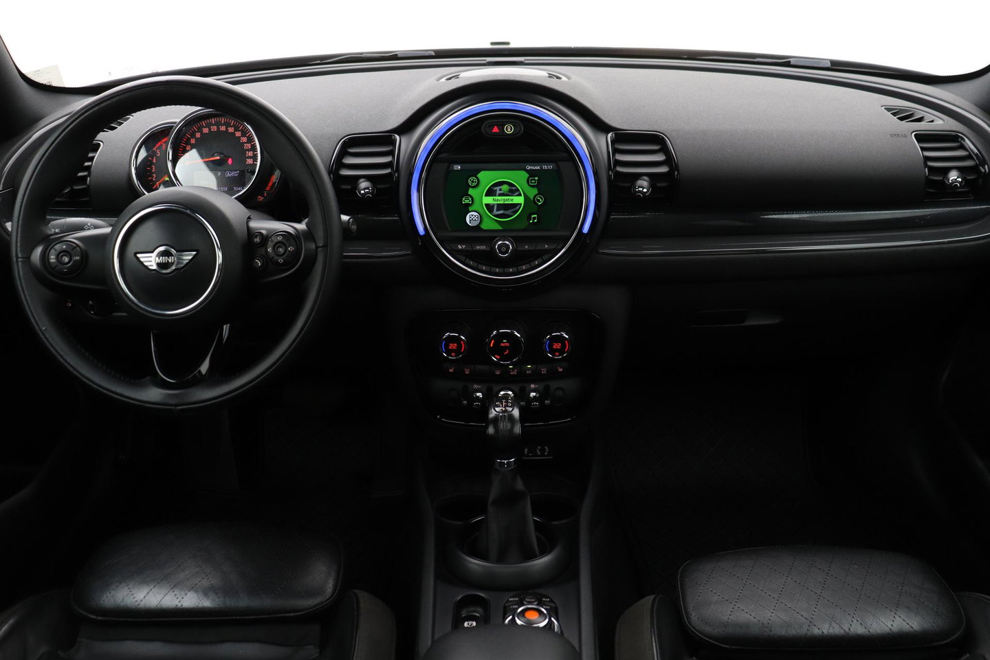 MINI Clubman 1.5 One D Chili Serious Business | Panoramadak | Automaat | Navigatie | Cruise Control | Airco | PDC | MINI Connected