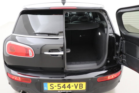 MINI Clubman 1.5 One D Chili Serious Business | Panoramadak | Automaat | Navigatie | Cruise Control | Airco | PDC | MINI Connected