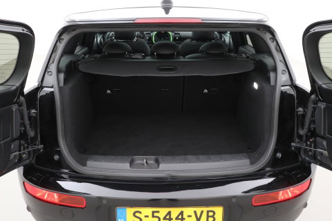 MINI Clubman 1.5 One D Chili Serious Business | Panoramadak | Automaat | Navigatie | Cruise Control | Airco | PDC | MINI Connected