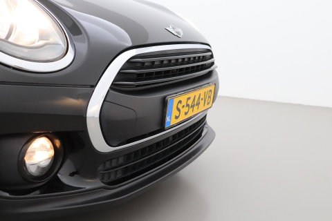 MINI Clubman 1.5 One D Chili Serious Business | Panoramadak | Automaat | Navigatie | Cruise Control | Airco | PDC | MINI Connected