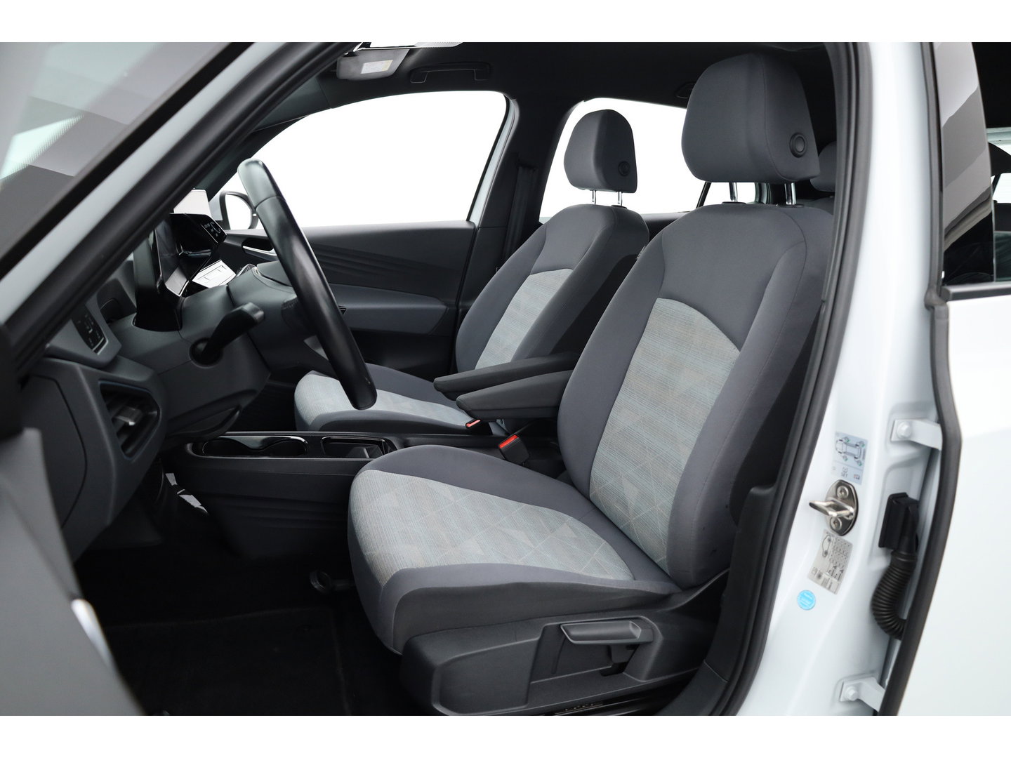 Volkswagen ID.3 Pro 58 kWh | Rijklaar! | Adapt. Cruise | Navi |  Apple CarPlay & Android Auto | Stoelverw. | DAB
