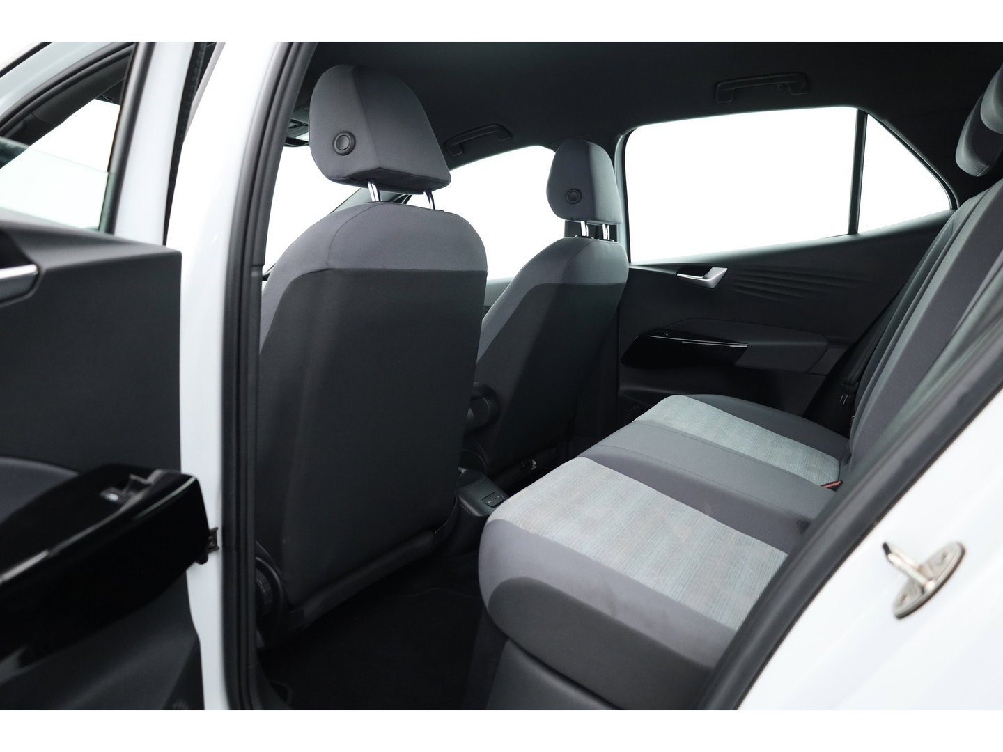 Volkswagen ID.3 Pro 58 kWh | Rijklaar! | Adapt. Cruise | Navi |  Apple CarPlay & Android Auto | Stoelverw. | DAB