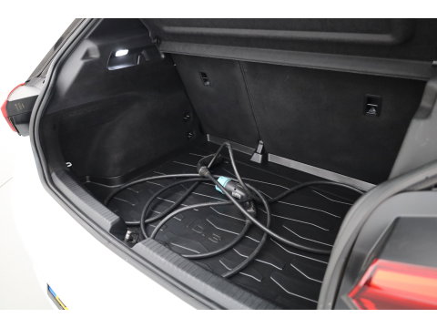 Volkswagen ID.3 Pro 58 kWh | Rijklaar! | Adapt. Cruise | Navi |  Apple CarPlay & Android Auto | Stoelverw. | DAB