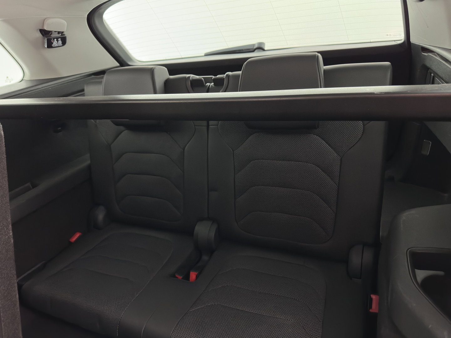 Škoda Kodiaq 1.5 TSI Business Edition [7-Pers.] (INCL.BTW) Aut. *LEATHER-FABRIC | FULL-LED | DIGI-COCKPIT | ADAPTIVE-CRUISE | HEATED-COMFORTSEATS | CAMERA | KEYLESS | NAVI-FULLMAP | AMBIENT-LIGHT | DAB+ | SHIFT-PADDLES | ECC | PDC | 19''AL