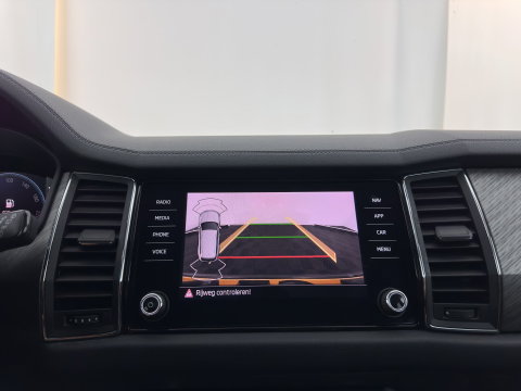 Škoda Kodiaq 1.5 TSI Business Edition [7-Pers.] (INCL.BTW) Aut. *LEATHER-FABRIC | FULL-LED | DIGI-COCKPIT | ADAPTIVE-CRUISE | HEATED-COMFORTSEATS | CAMERA | KEYLESS | NAVI-FULLMAP | AMBIENT-LIGHT | DAB+ | SHIFT-PADDLES | ECC | PDC | 19''AL