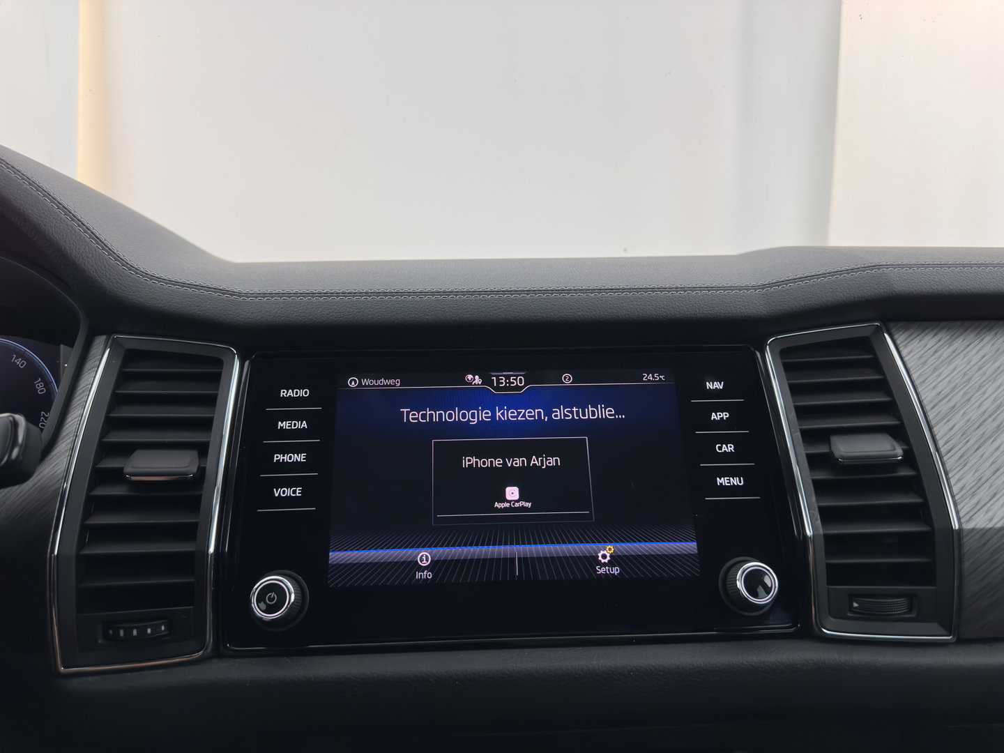 Škoda Kodiaq 1.5 TSI Business Edition [7-Pers.] (INCL.BTW) Aut. *LEATHER-FABRIC | FULL-LED | DIGI-COCKPIT | ADAPTIVE-CRUISE | HEATED-COMFORTSEATS | CAMERA | KEYLESS | NAVI-FULLMAP | AMBIENT-LIGHT | DAB+ | SHIFT-PADDLES | ECC | PDC | 19''AL
