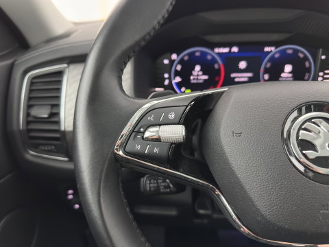 Škoda Kodiaq 1.5 TSI Business Edition [7-Pers.] (INCL.BTW) Aut. *LEATHER-FABRIC | FULL-LED | DIGI-COCKPIT | ADAPTIVE-CRUISE | HEATED-COMFORTSEATS | CAMERA | KEYLESS | NAVI-FULLMAP | AMBIENT-LIGHT | DAB+ | SHIFT-PADDLES | ECC | PDC | 19''AL