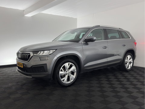 Škoda Kodiaq 1.5 TSI Business Edition [7-Pers.] (INCL.BTW) Aut. *LEATHER-FABRIC | FULL-LED | DIGI-COCKPIT | ADAPTIVE-CRUISE | HEATED-COMFORTSEATS | CAMERA | KEYLESS | NAVI-FULLMAP | AMBIENT-LIGHT | DAB+ | SHIFT-PADDLES | ECC | PDC | 19''AL