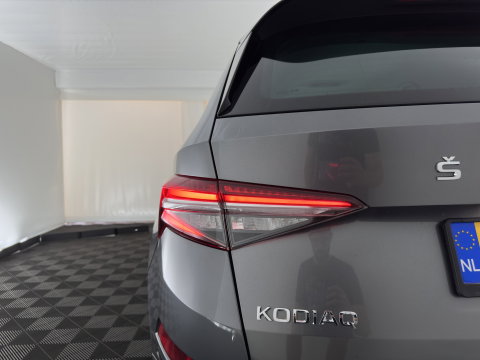 Škoda Kodiaq 1.5 TSI Business Edition [7-Pers.] (INCL.BTW) Aut. *LEATHER-FABRIC | FULL-LED | DIGI-COCKPIT | ADAPTIVE-CRUISE | HEATED-COMFORTSEATS | CAMERA | KEYLESS | NAVI-FULLMAP | AMBIENT-LIGHT | DAB+ | SHIFT-PADDLES | ECC | PDC | 19''AL