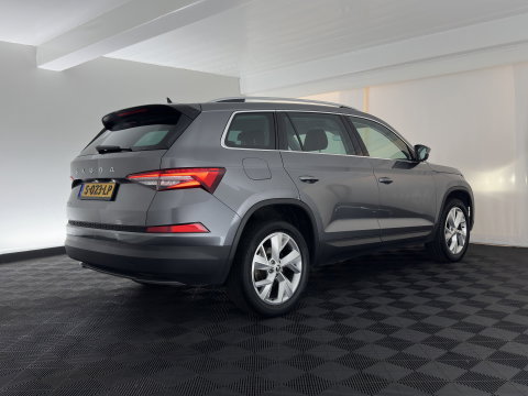 Škoda Kodiaq 1.5 TSI Business Edition [7-Pers.] (INCL.BTW) Aut. *LEATHER-FABRIC | FULL-LED | DIGI-COCKPIT | ADAPTIVE-CRUISE | HEATED-COMFORTSEATS | CAMERA | KEYLESS | NAVI-FULLMAP | AMBIENT-LIGHT | DAB+ | SHIFT-PADDLES | ECC | PDC | 19''AL