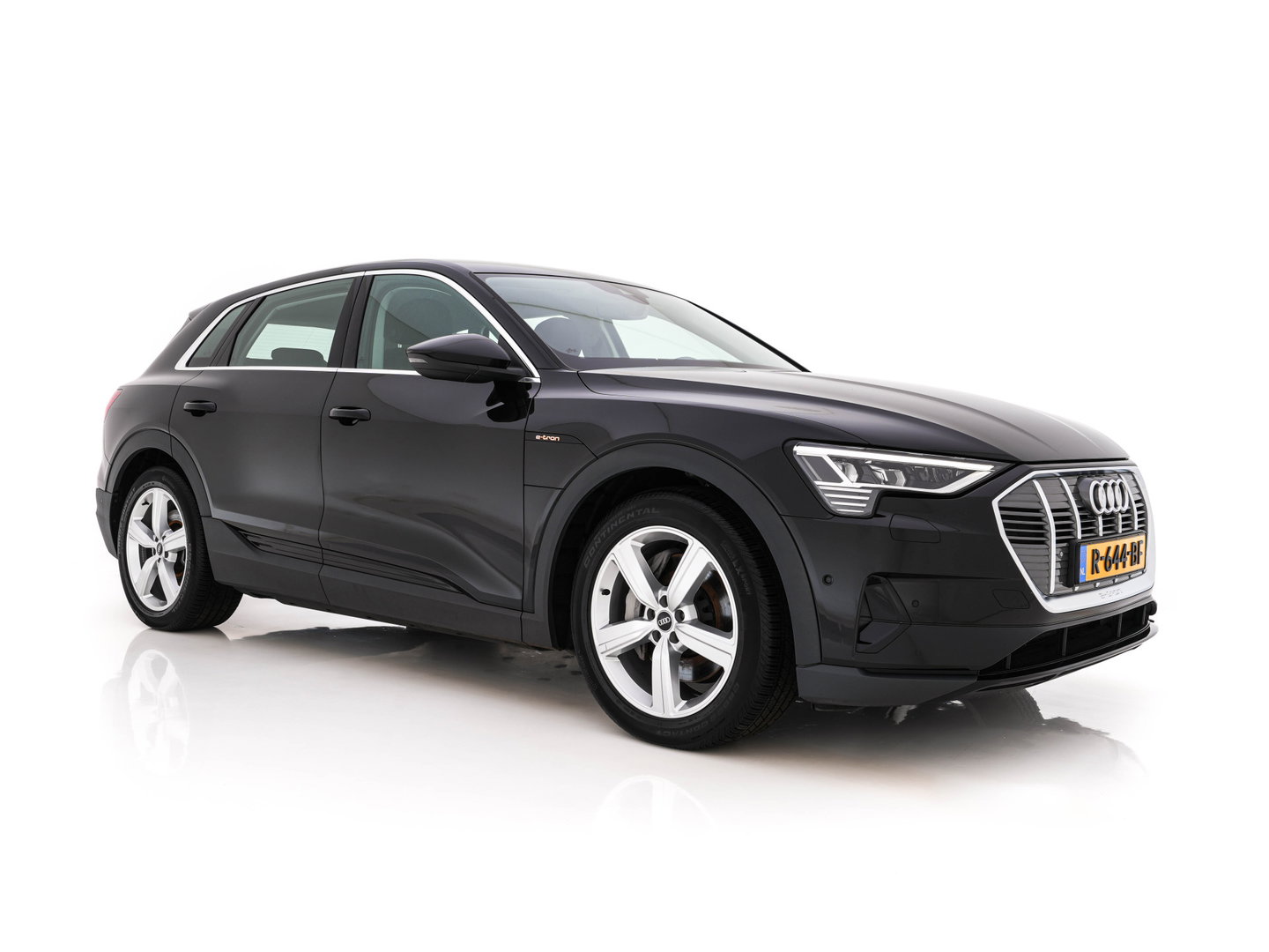 Audi e-tron 55 Quattro Edition 95 kWh [3-Fase-11kW] {SoH-95%} (INCL-BTW) *HEATPUMP | FULL-LED | HEATED-COMFORTSEATS | DIGI-COCKPIT | NAVI-FULLMAP | CAMERA | DAB+ | ECC | PDC | CRUISE | 20''ALU*