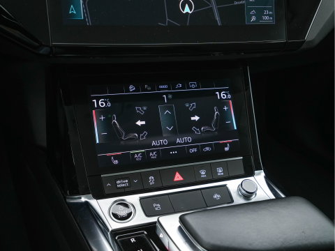 Audi e-tron 55 Quattro Edition 95 kWh [3-Fase-11kW] {SoH-95%} (INCL-BTW) *HEATPUMP | FULL-LED | HEATED-COMFORTSEATS | DIGI-COCKPIT | NAVI-FULLMAP | CAMERA | DAB+ | ECC | PDC | CRUISE | 20''ALU*