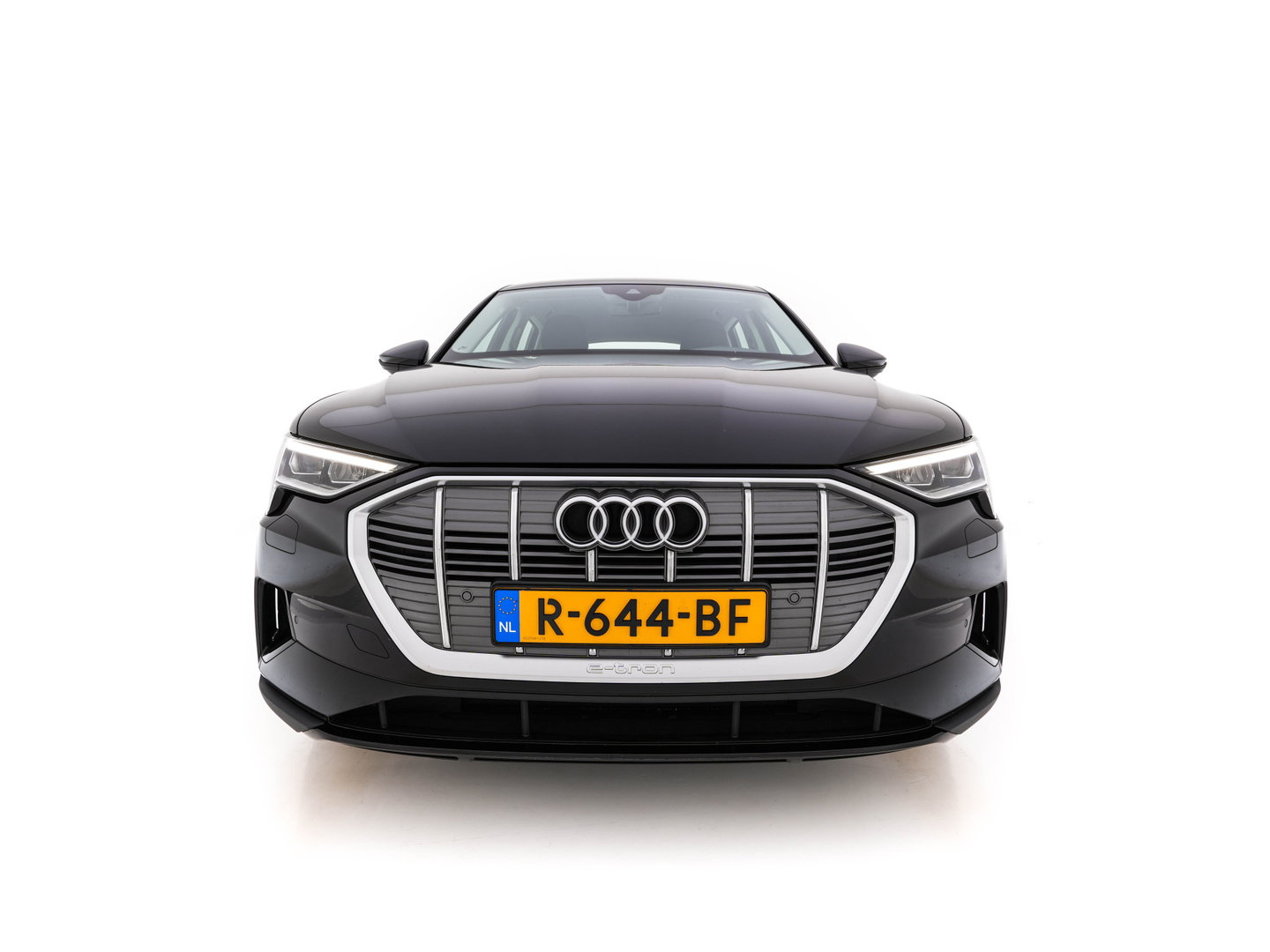 Audi e-tron 55 Quattro Edition 95 kWh [3-Fase-11kW] {SoH-95%} (INCL-BTW) *HEATPUMP | FULL-LED | HEATED-COMFORTSEATS | DIGI-COCKPIT | NAVI-FULLMAP | CAMERA | DAB+ | ECC | PDC | CRUISE | 20''ALU*
