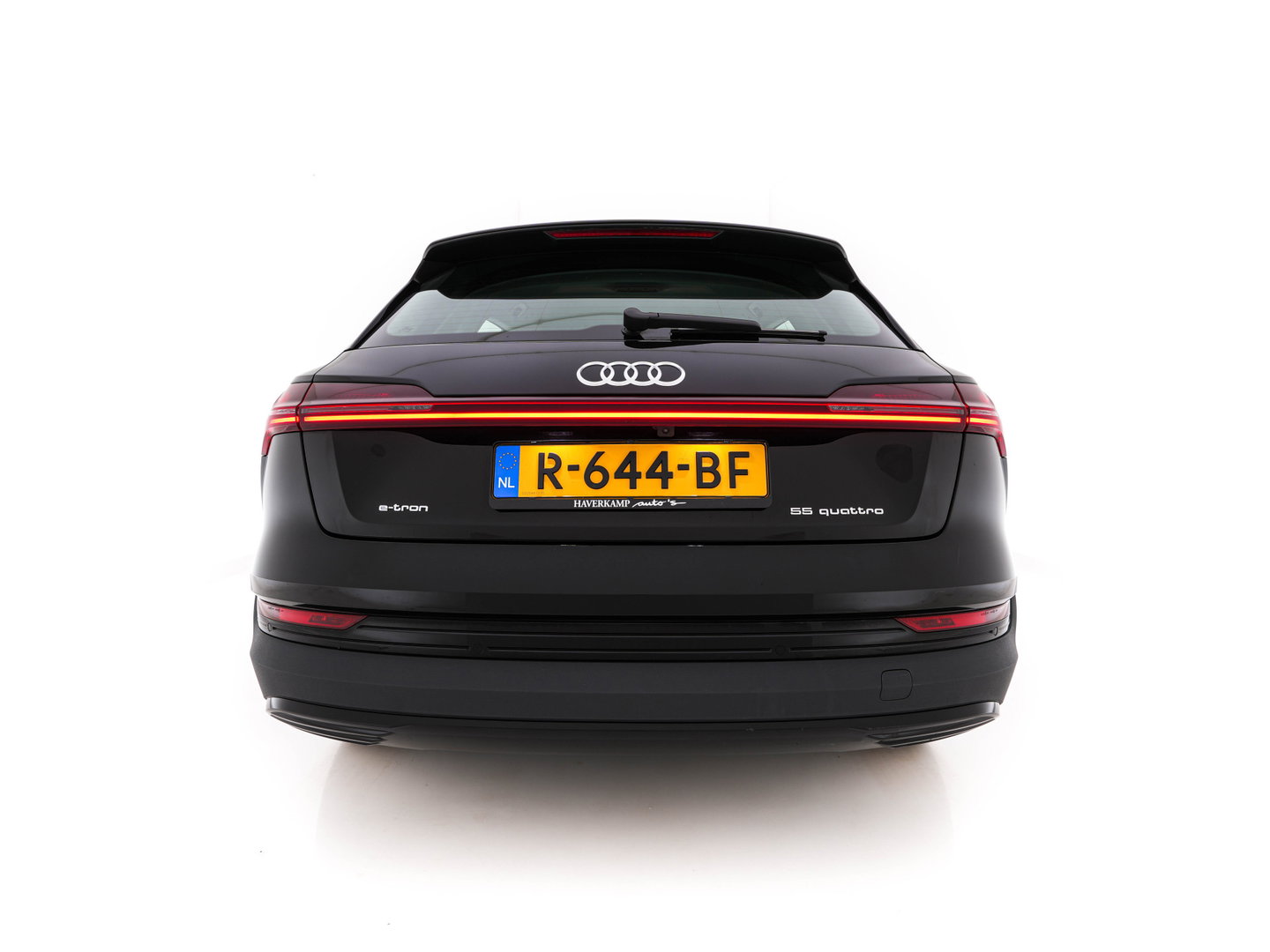 Audi e-tron 55 Quattro Edition 95 kWh [3-Fase-11kW] {SoH-95%} (INCL-BTW) *HEATPUMP | FULL-LED | HEATED-COMFORTSEATS | DIGI-COCKPIT | NAVI-FULLMAP | CAMERA | DAB+ | ECC | PDC | CRUISE | 20''ALU*