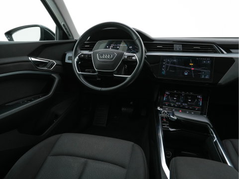Audi e-tron 55 Quattro Edition 95 kWh [3-Fase-11kW] {SoH-95%} (INCL-BTW) *HEATPUMP | FULL-LED | HEATED-COMFORTSEATS | DIGI-COCKPIT | NAVI-FULLMAP | CAMERA | DAB+ | ECC | PDC | CRUISE | 20''ALU*