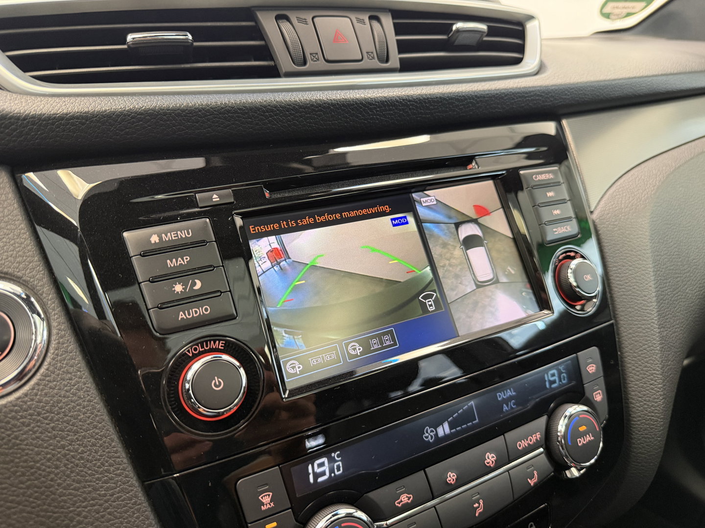 Nissan QASHQAI 1.3 DIG-T Tekna + Panoramadak Full-led Leder