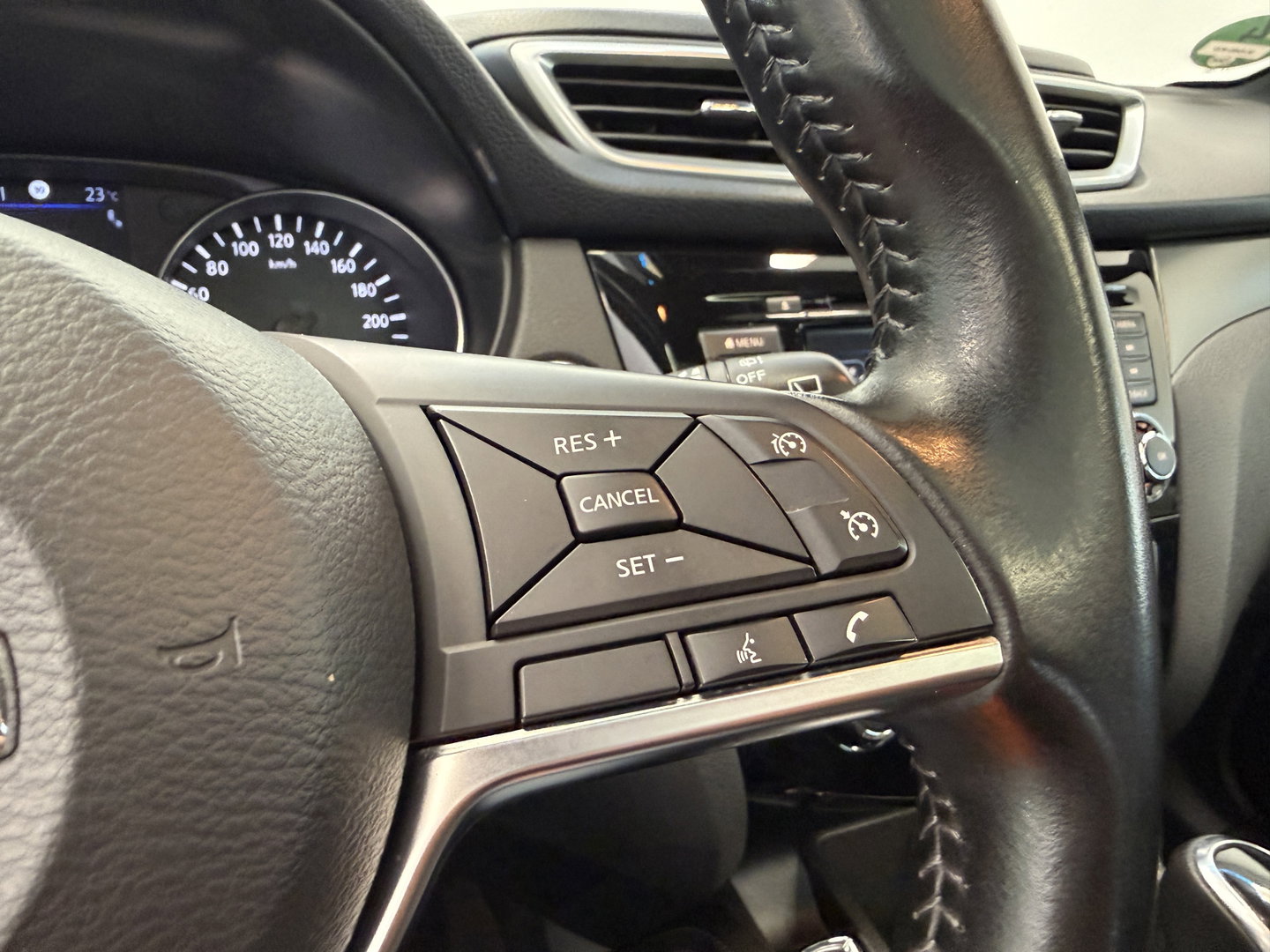 Nissan QASHQAI 1.3 DIG-T Tekna + Panoramadak Full-led Leder
