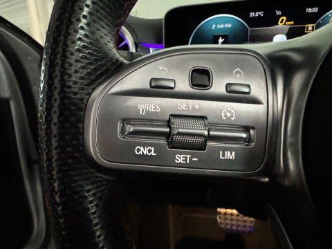 Mercedes-Benz A-Klasse 180 Business Solution AMG Pano|Stoelverwarming|Camera|Lane Assist|BlindSpot