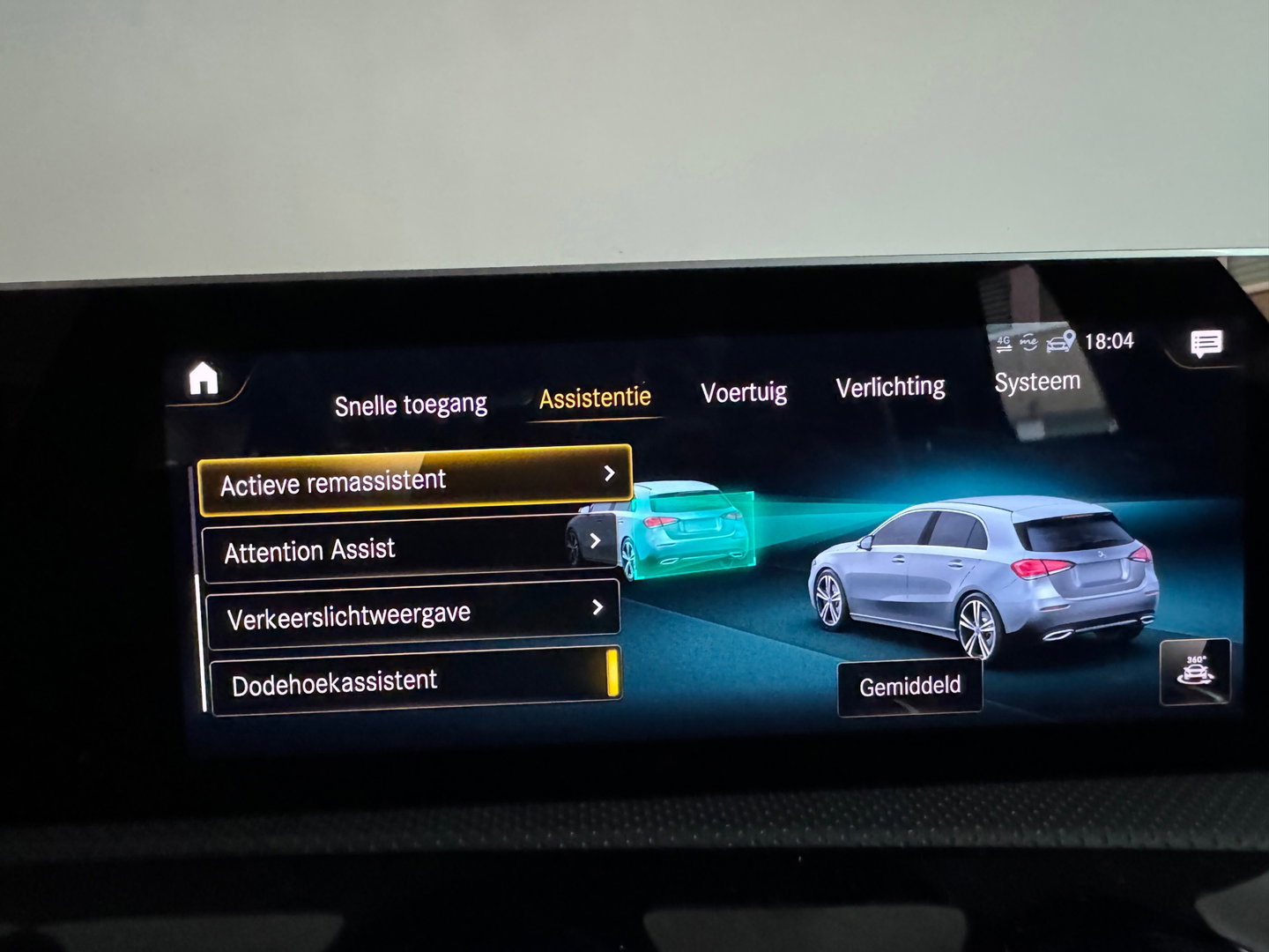 Mercedes-Benz A-Klasse 180 Business Solution AMG Pano|Stoelverwarming|Camera|Lane Assist|BlindSpot