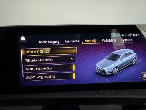 Mercedes-Benz A-Klasse 180 Business Solution AMG Pano|Stoelverwarming|Camera|Lane Assist|BlindSpot