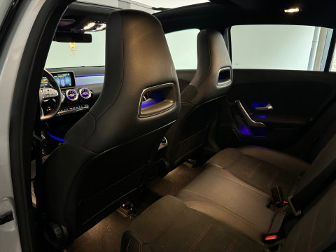 Mercedes-Benz A-Klasse 180 Business Solution AMG Pano|Stoelverwarming|Camera|Lane Assist|BlindSpot