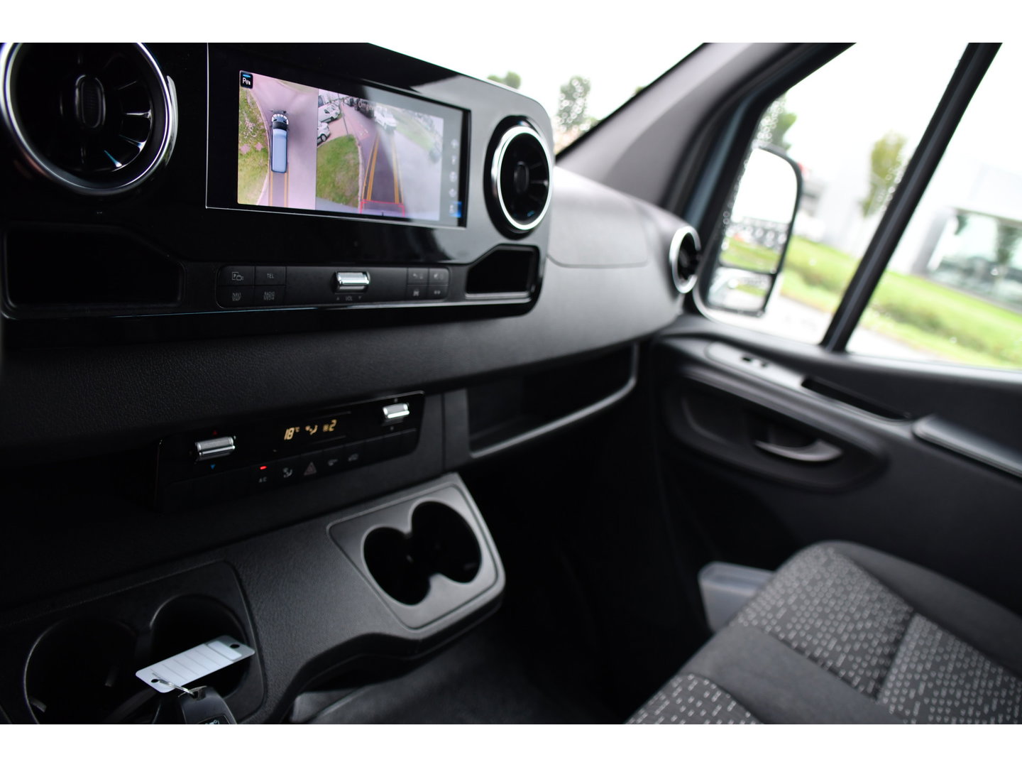 Mercedes-Benz Sprinter 314 2.2 CDI L2H2 PB Edition 360 Camera, Carplay, Cruise, LED, 10,5'' Mbux, Automaat, 143pk, Geveerde Stoel, NAVI, Uniek!