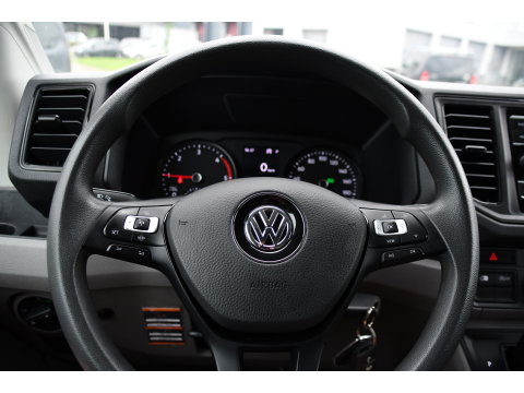 Volkswagen Crafter 35 2.0 TDI L3H3 PB Edition Adaptieve Cruise, Camera, LED, Carplay, Trekhaak, Automaat, 140pk, Sensoren, Multimedia, Uniek!