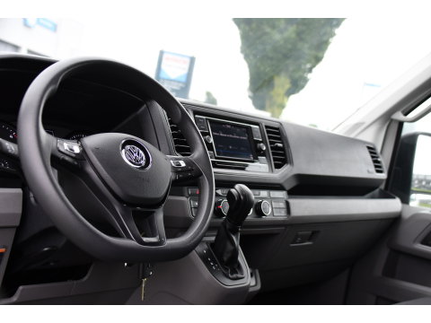 Volkswagen Crafter 35 2.0 TDI L3H3 PB Edition Adaptieve Cruise, Camera, LED, Carplay, Trekhaak, Automaat, 140pk, Sensoren, Multimedia, Uniek!