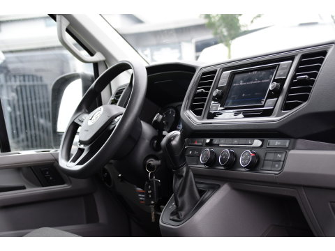 Volkswagen Crafter 35 2.0 TDI L3H3 PB Edition Adaptieve Cruise, Camera, LED, Carplay, Trekhaak, Automaat, 140pk, Sensoren, Multimedia, Uniek!