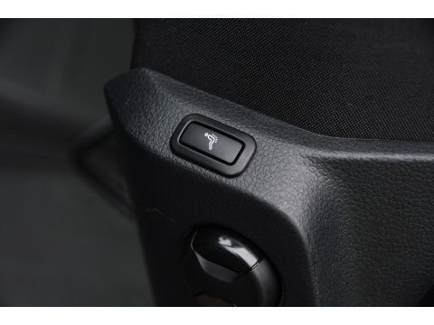 Volkswagen Crafter 35 2.0 TDI L3H3 PB Edition Adaptieve Cruise, Camera, LED, Carplay, Trekhaak, Automaat, 140pk, Sensoren, Multimedia, Uniek!
