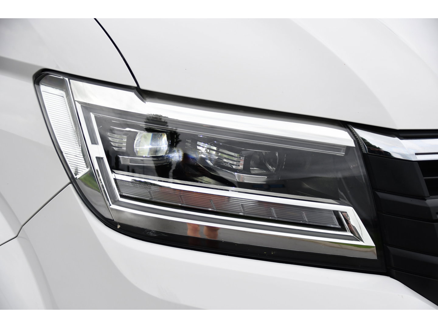 Volkswagen Crafter 35 2.0 TDI L3H3 PB Edition Adaptieve Cruise, Camera, LED, Carplay, Trekhaak, Automaat, 140pk, Sensoren, Multimedia, Uniek!